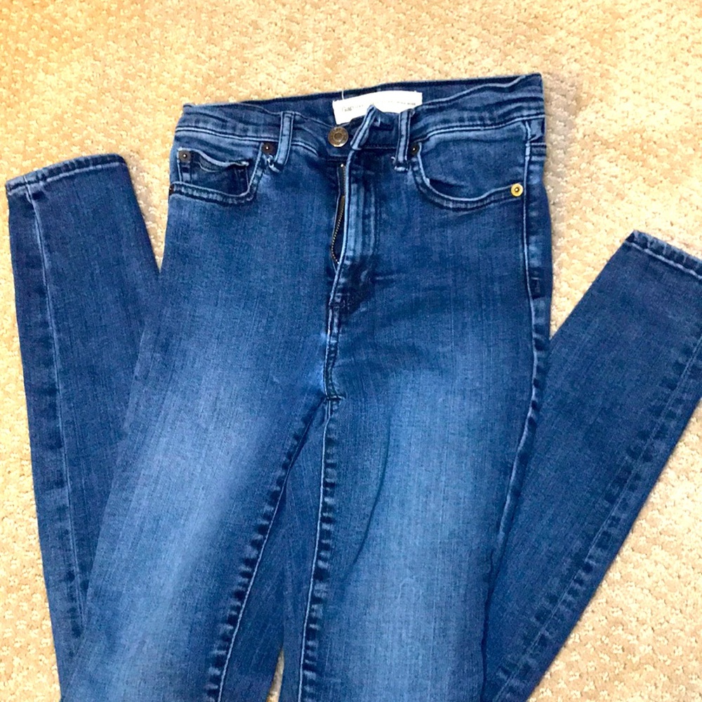 Gap True skinny high rise jeans!